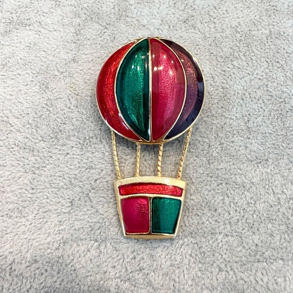 Jewelry - Vintage Gold Tone Colorful Enamel Movable Hot Air Balloon Brooch Pin